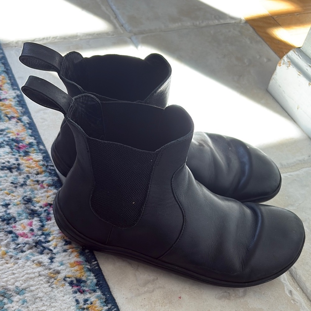 Vivo barefoot Black Leather Ankle Boots